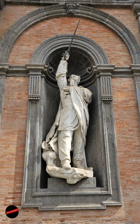 Napoli – Le statue del Palazzo Reale